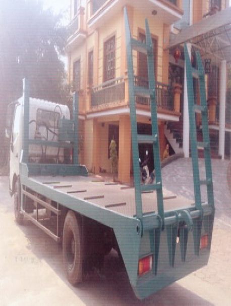 GIÁ XE TẢI HINO 5 TẤN CHỞ XE CƠ GIỚI 1