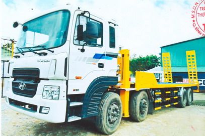 GIÁ XE HYUNDAI 4 CHÂN THÙNG CHỞ XE ĐÀO 0