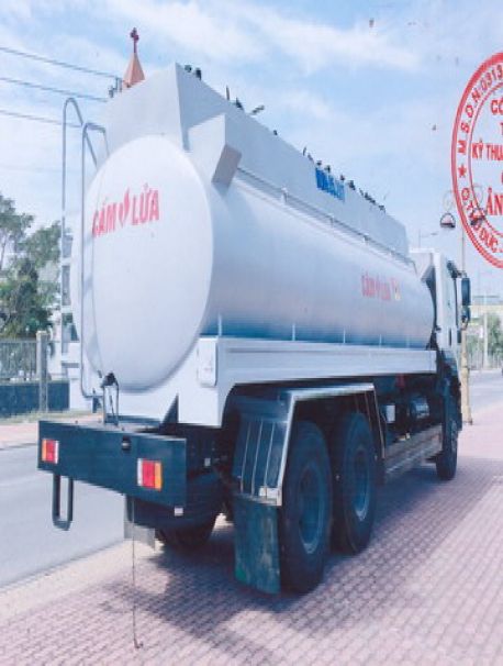 GIÁ XE ISUZU BỒN XITEC 18 KHỐI CHỞ XĂNG 1